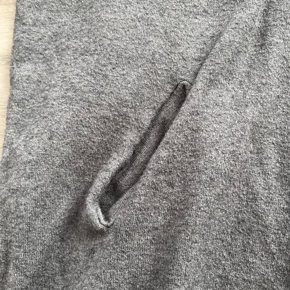 Lyla and luxe oversized sweater with pockets - Picture 3 of 3